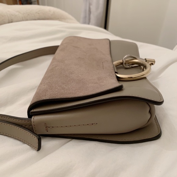 Chloé Small Faye Shoulder Bag in Motty Grey - Picture 7 of 10